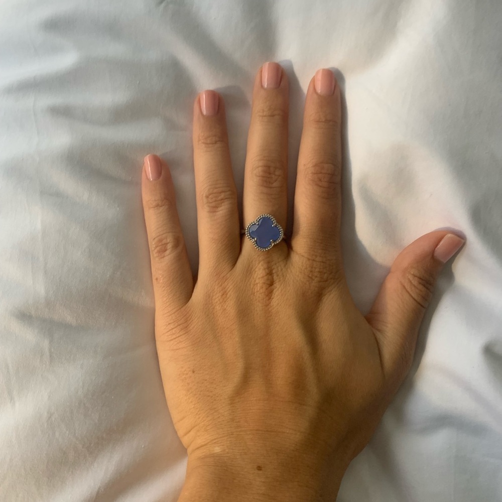 Adjustable Alhambra ring in silver blue/periwinkle